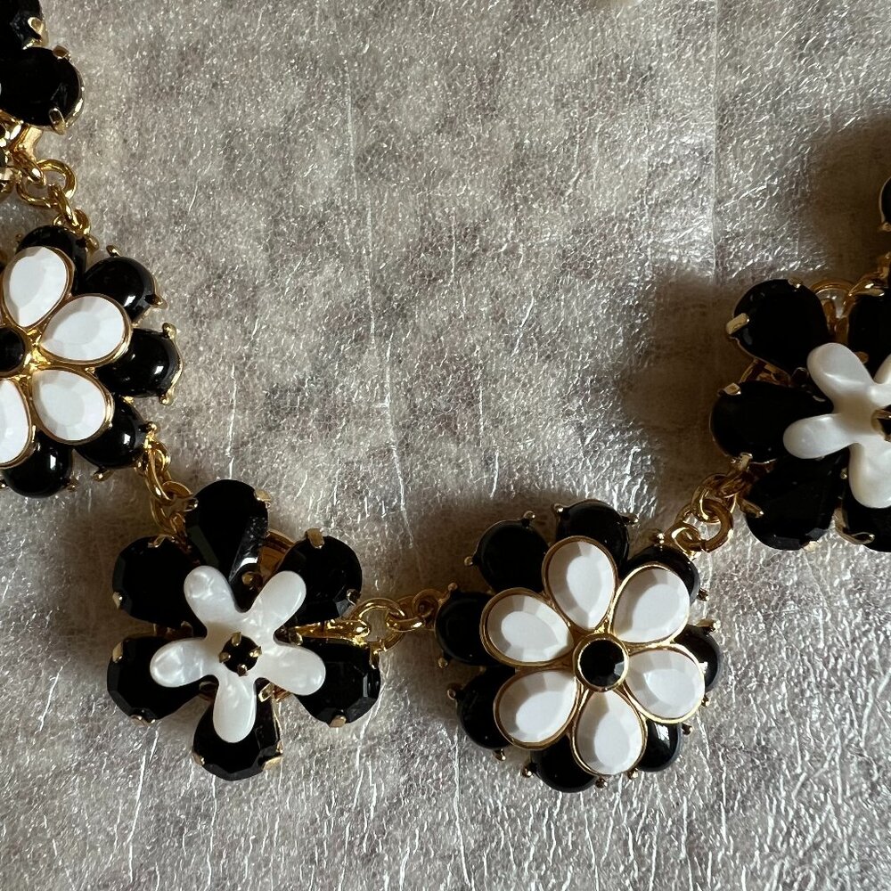 TALBOTS - Black & White Floral Necklace -- Like New - Picture 6 of 12